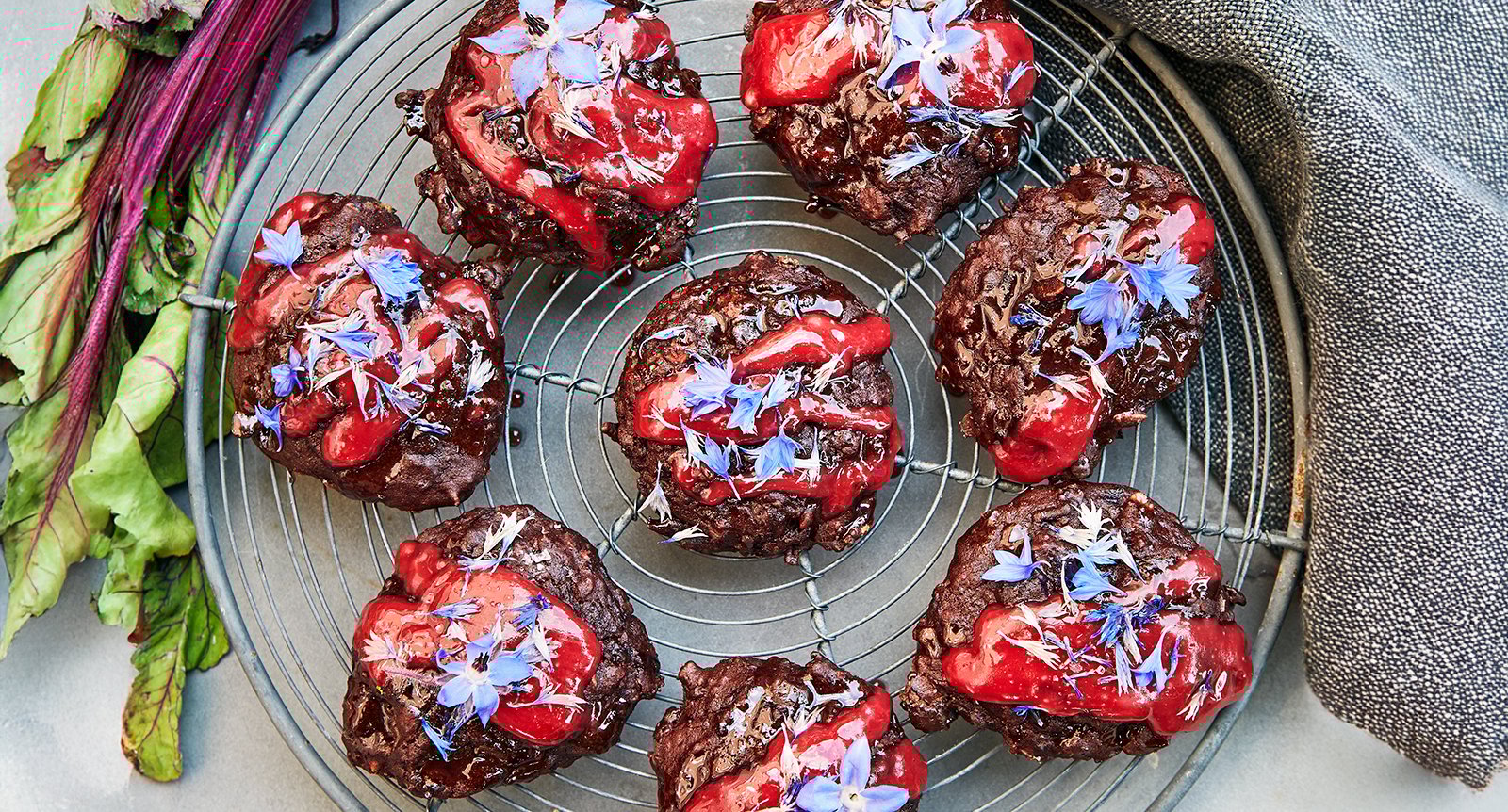 Chokladkakor med rödbeta och havssalt