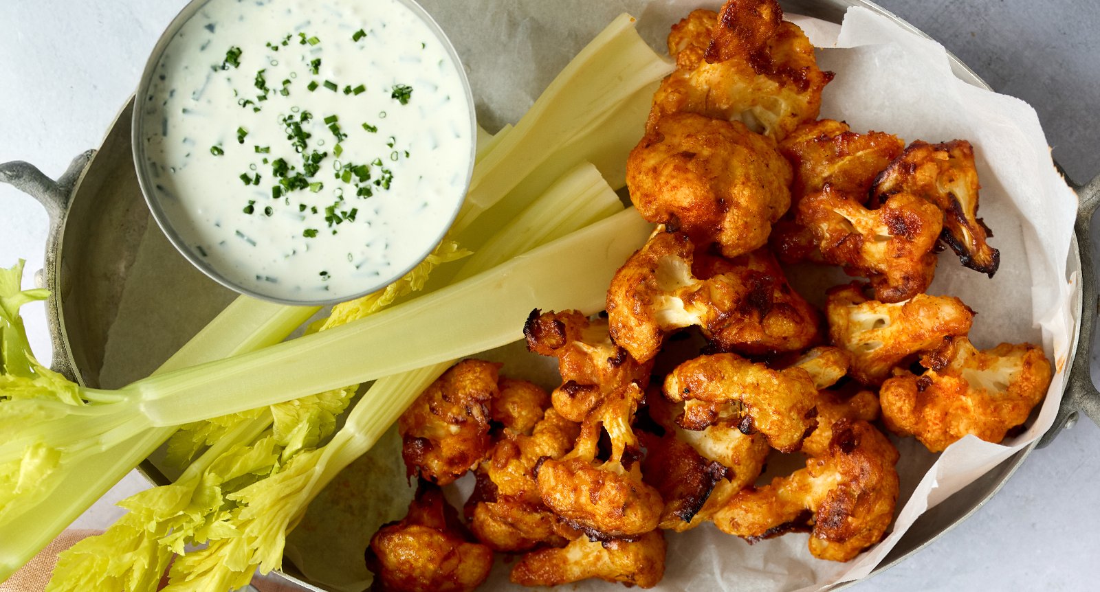 Buffaloblomkål med blue cheese-dipp